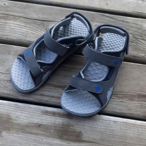 New sandal kid size 2